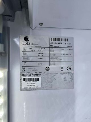 Nevera expositora refrigerada 4 puertas