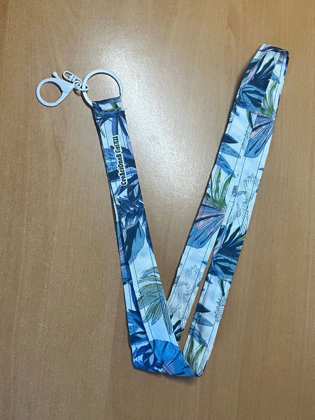 Lanyards variados con diseños azules