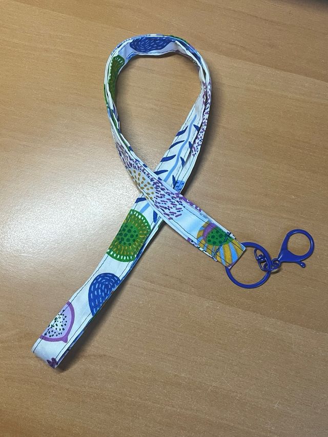 Lanyards variados con diseños azules