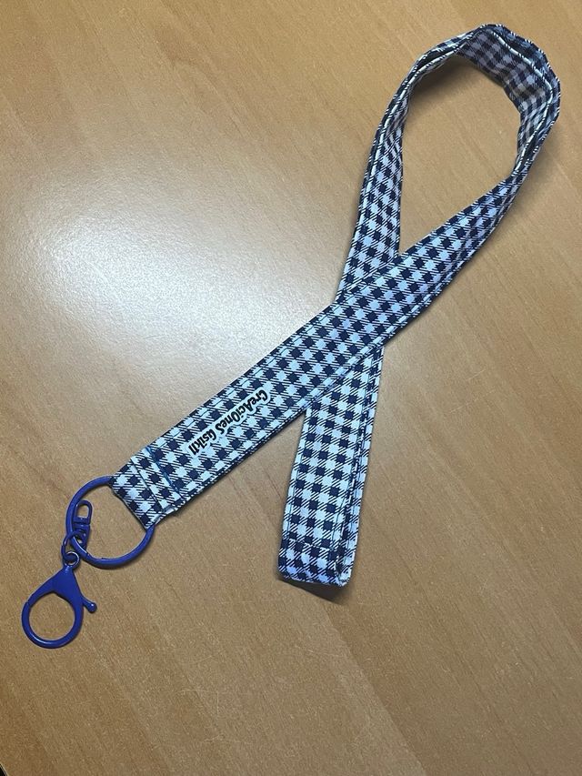 Lanyards variados con diseños azules