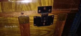 Baúl antiguo tela y madera para restaurar