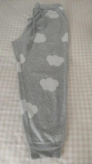 Pantalón pijama nubes gris