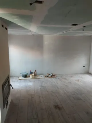 Se ofrece autónomo albañil para reformas