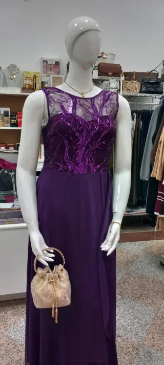 Vestido de fiesta morado con lentejuelas
