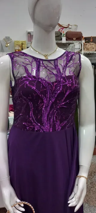 Vestido de fiesta morado con lentejuelas