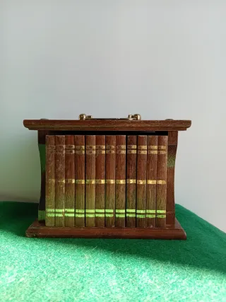 Sottobicchieri legno forma libreria