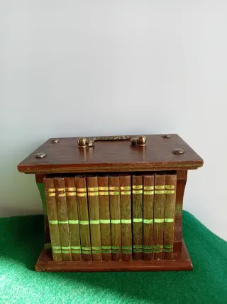 Sottobicchieri legno forma libreria