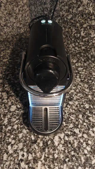 Cafetera Nespresso Pixie