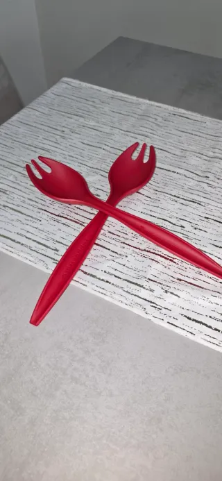 Posate per insalata Tupperware rosse