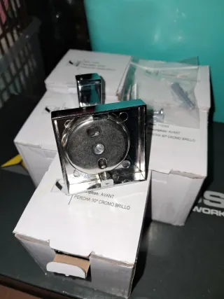 Lote de 5 perchas AVANT Cromo Brillo 90°