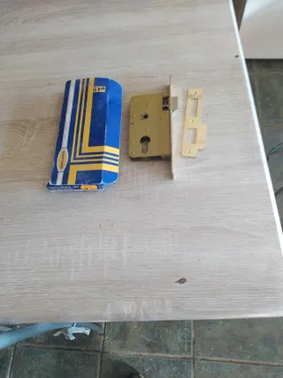 Cerradura de empotrar Ezcurra