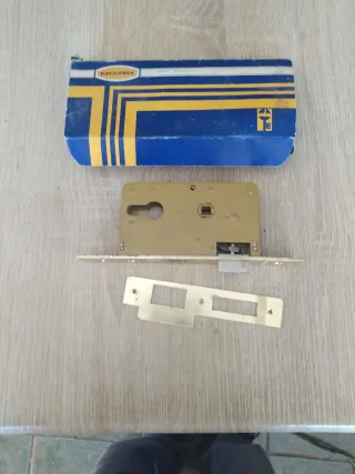 Cerradura de empotrar Ezcurra