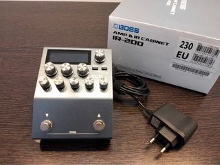 Boss IR-200 Amplificatore e Cabinet IR