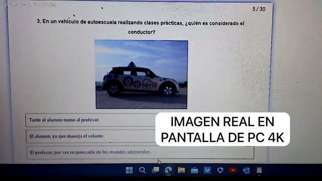 Fotocamera con pulsante 4K e auricolare