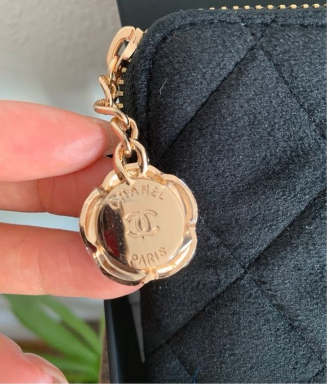 Necessaire Chanel Preto e Dourado