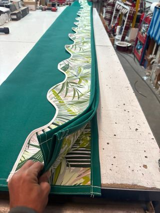 Tessuti per tende, coperture o pergole