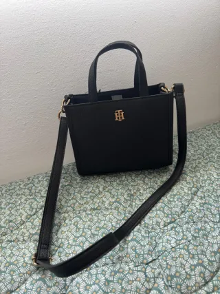 Bolso negro Tommy Hilfiger