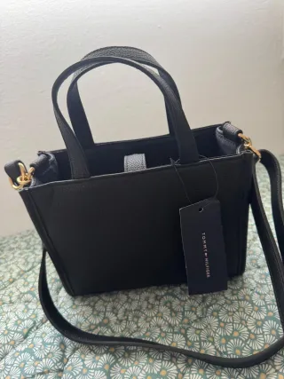 Bolso negro Tommy Hilfiger