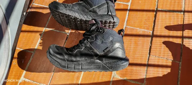 Botas Under Armour Negras