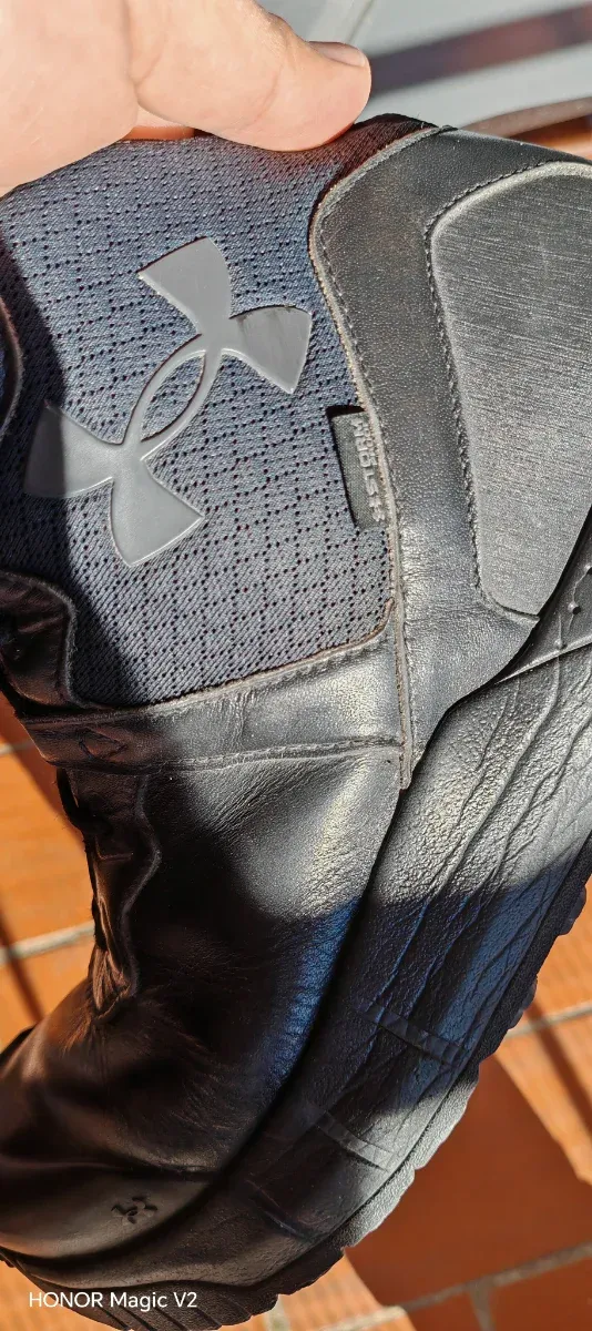 Botas Under Armour Negras