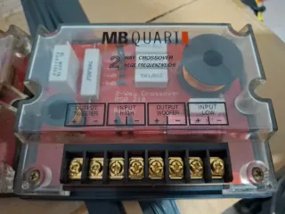 Altavoces coche hertz y filtros mb quart