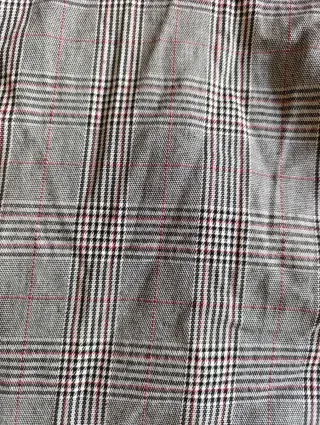 Vestido de cuadros gris y rojo