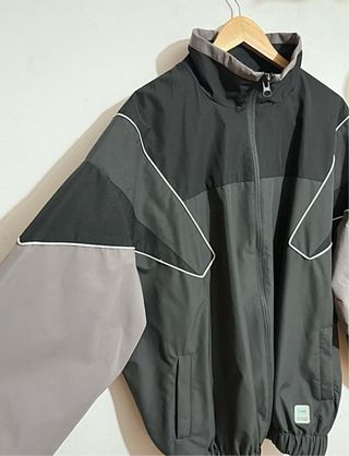 Cazadora oversize vintage Zara negra gris