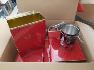 8 Scatole di latta vintage