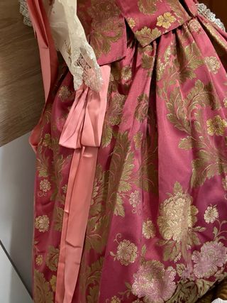 Traje de Fallera Rosa y Dorado