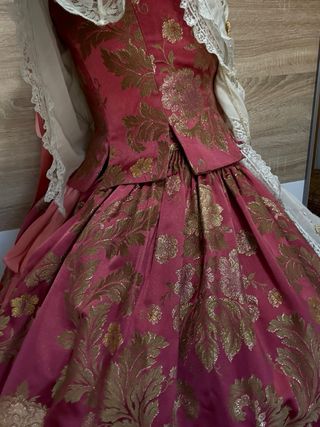 Traje de Fallera Rosa y Dorado