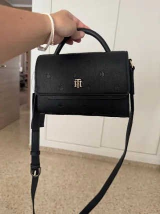 Bolso Tommy Hilfiger negro