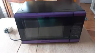 Microondas Morphy Richards Morado