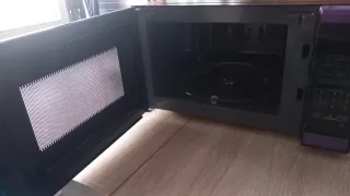 Microondas Morphy Richards Morado