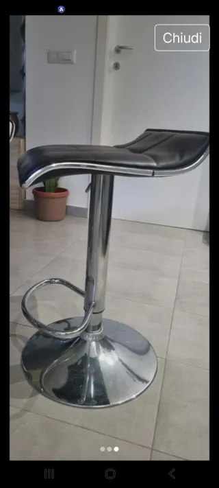 Sgabello regolabile in ecopelle