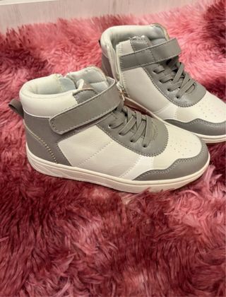 Zapatillas altas grises y blancas talla 31