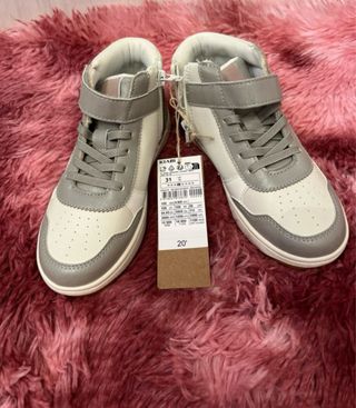 Zapatillas altas grises y blancas talla 31