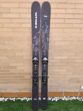 Esquis freeride Armada 104 con fijacion