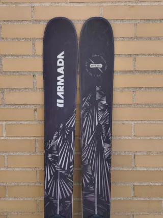 Esquis freeride Armada 104 con fijacion