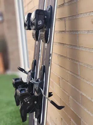 Esquis freeride Armada 104 con fijacion