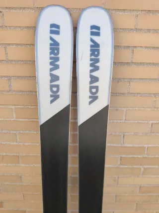 Esquis freeride Armada 104 con fijacion