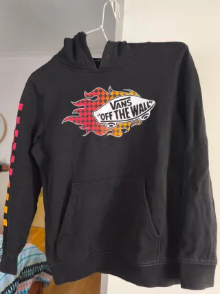 Sudadera Vans con logo de llamas