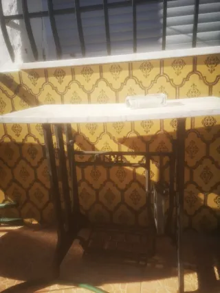 Patas de máquina de coser antigua