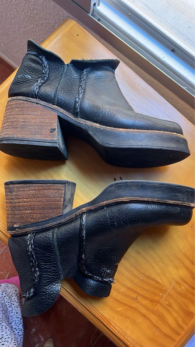 Botas de cuero negras con plataforma