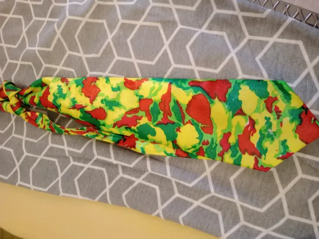 Corbata con estampado abstracto