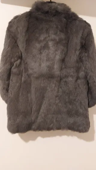 Chaquetón de pelo natural gris
