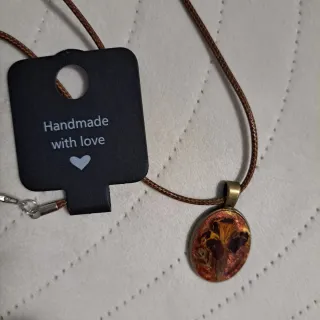 Collar con colgante de flor