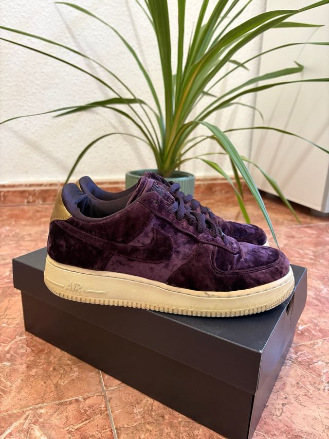 Nike Air Force 1 Terciopelo Morado Talla 39