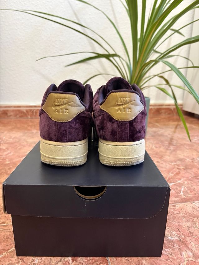 Nike Air Force 1 Terciopelo Morado Talla 39