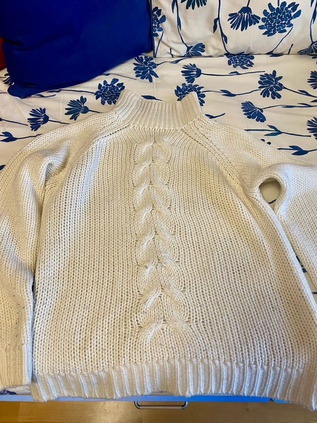 Jersey lana crema trenzado cuello alto