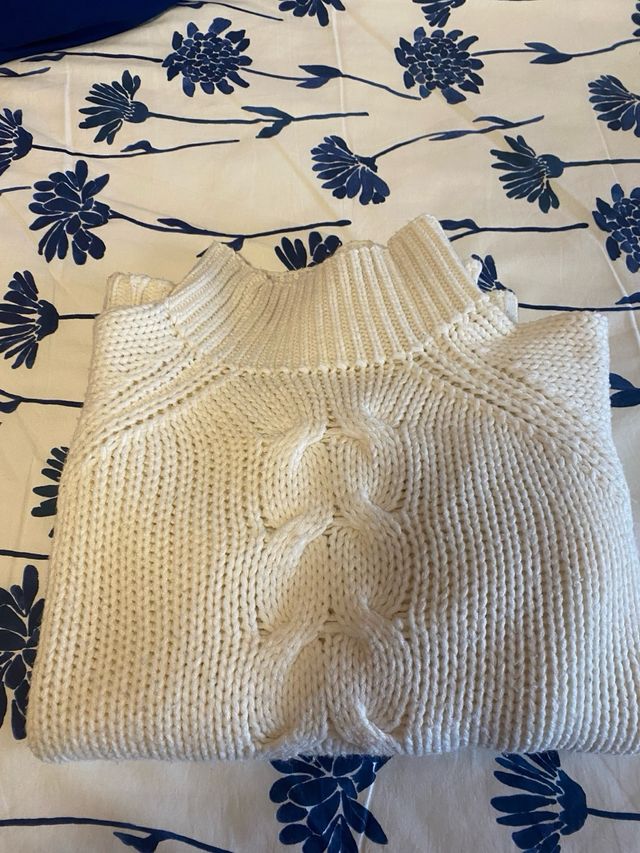 Jersey lana crema trenzado cuello alto